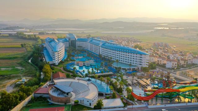 Crystal Admiral Resort Suites & Spa - Ultimate All Inclusive