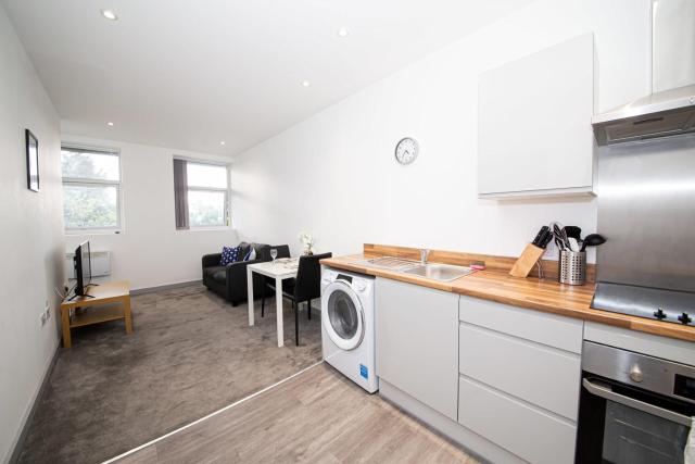 Fantastic 1 Bedroom Apartment in Blackburn