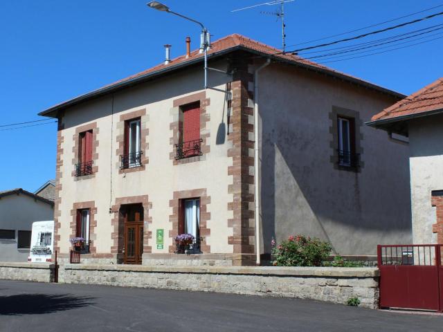 Gîte familial au bord du Canal de la Marne au Rhin, idéal pour pêche et randonnées, proche de Nancy - FR-1-584-29