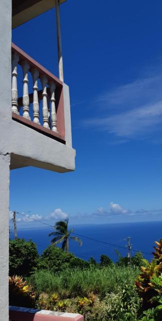 "SunRise Inn" Nature Island Dominica