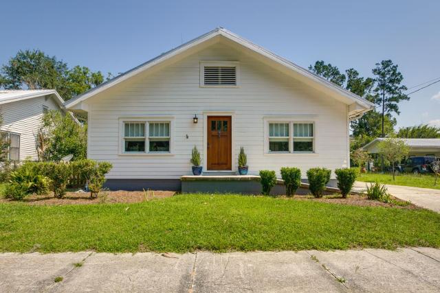 White Springs Gem with Patio and Screened Porch!