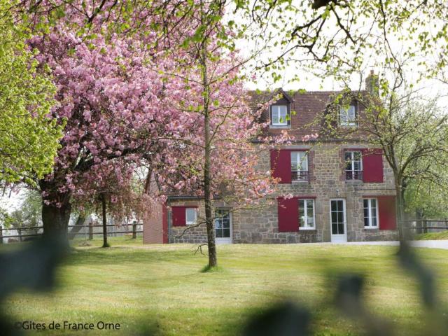 Maison normande rénovée avec grand jardin, idéale pour famille, proche lac et randonnées - FR-1-497-143