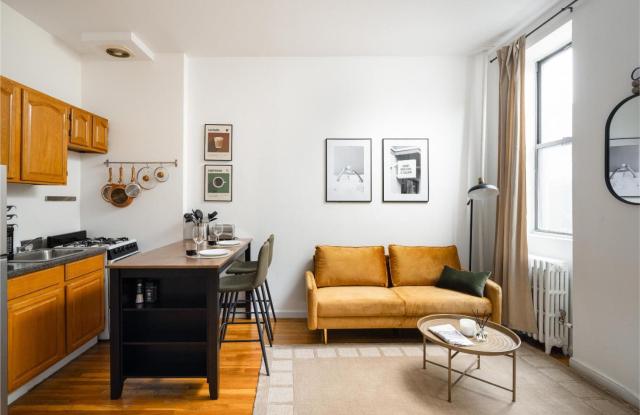 Cozy Classic Park Slope 1BD, nr Prospect Park