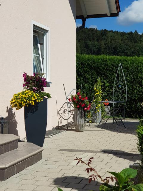 Ferienwohnung Toni mit Balkon und Garten