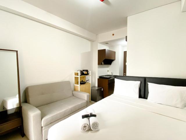 Good Choice and Homey Studio Transpark Cibubur Apartment By Travelio