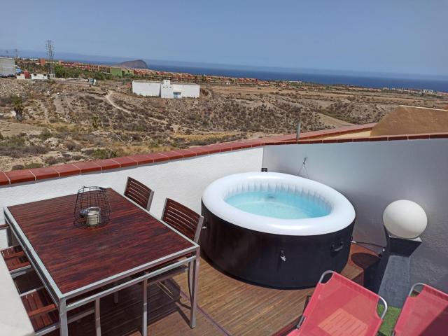 GolfSur-Jacuzzi-PrivateParking-2Bath-4Bedroom-4TV-NETFLX-FASTWiFi