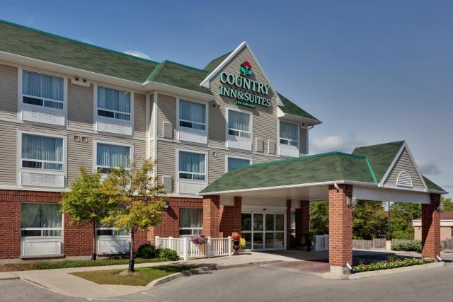 Country Inn & Suites by Radisson, London South, ON