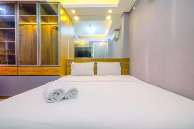 Comfort Stay 2BR at Daan Mogot City Apartment By Travelio