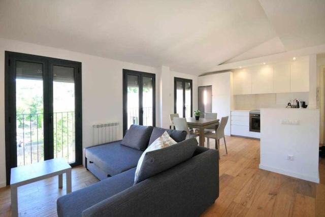 Stunning apartment w amazing views in Girona