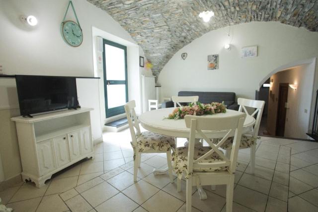 Charmantes Appartment in Diano San Pietro