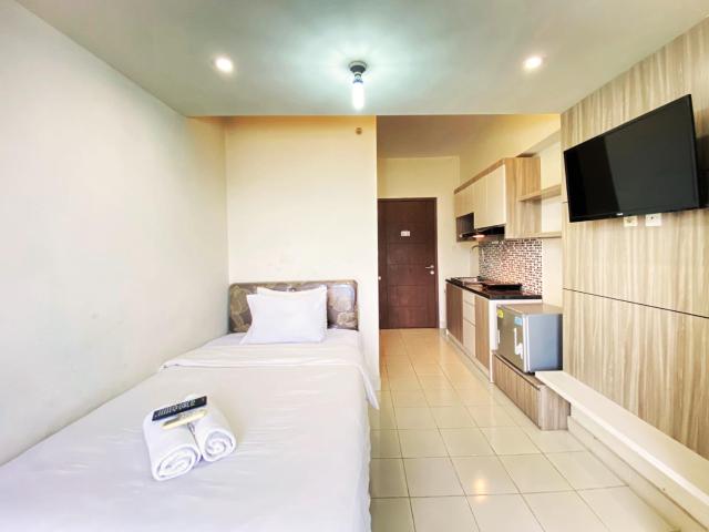 Comfy Studio Apartment at Harvard Jatinangor By Travelio