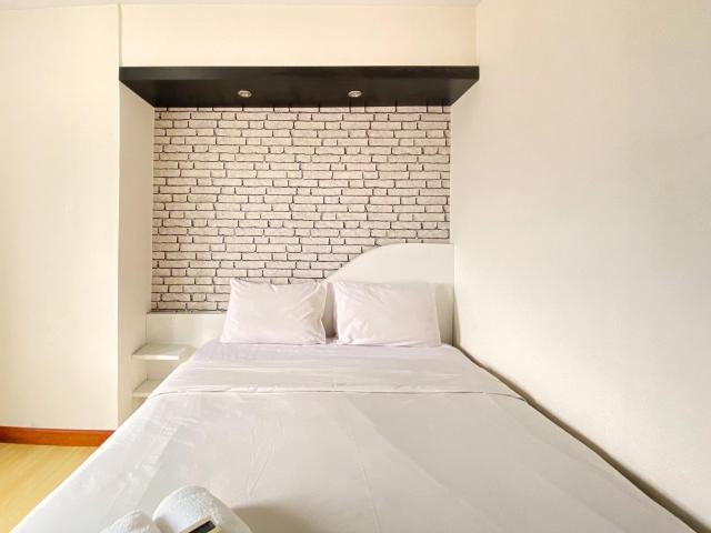 Homey 2BR at Gateway Ahmad Yani Cicadas Apartment By Travelio