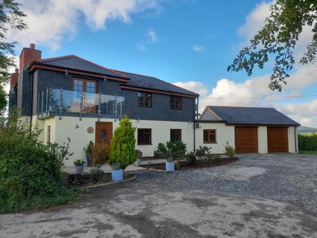 Cornish rural holiday home with stunning far reaching views