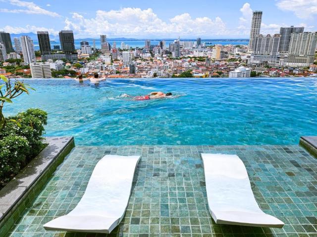 Beacon Executive Suite - Skypool Penang View