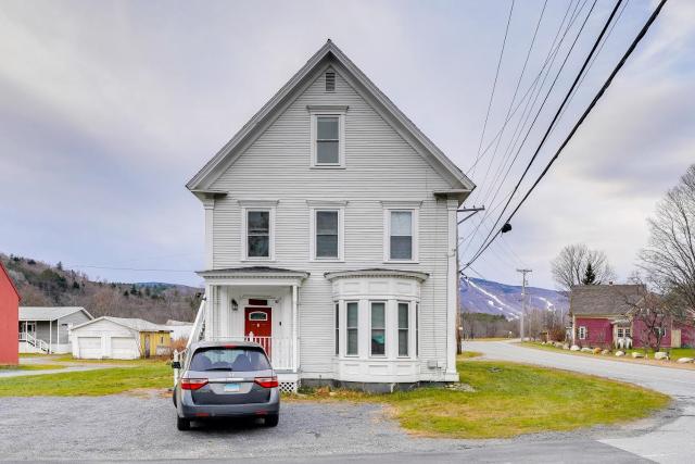 Ludlow Townhome 3 Mi to Okemo Mountain!