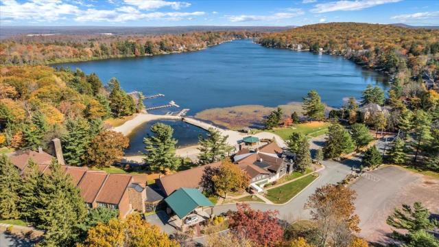 The Lodge Luxury Resort At Lake Harmony