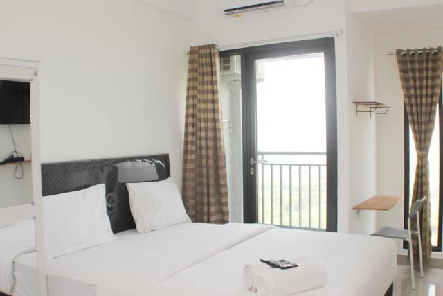 Fancy and Nice Studio Apartment at Sayana Bekasi By Travelio