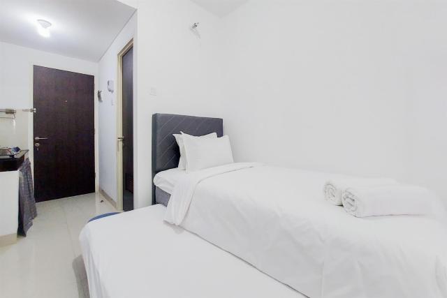 Restful and Comfortable Studio Serpong Garden Apartment By Travelio