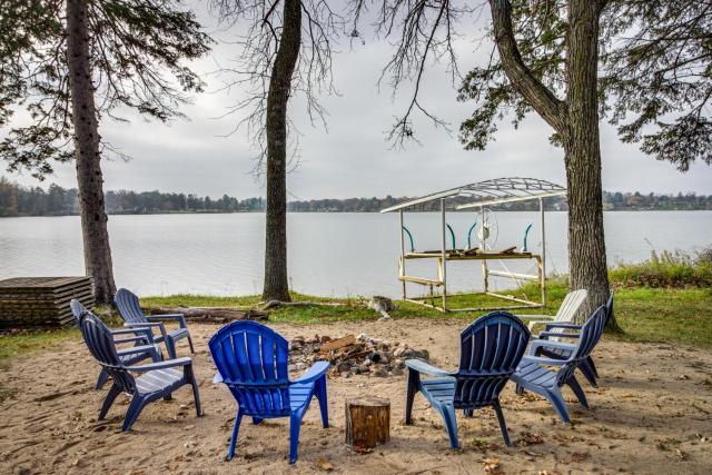 Brainerd Cabin Waterfront Fire Pit and Lake Access!