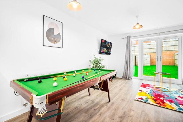 Contractors & Families Delight - Spacious 3-Bed Accommodation Sleeps 7, Snooker Table, Smart TV, Netflix, Parking, Derby City Centre