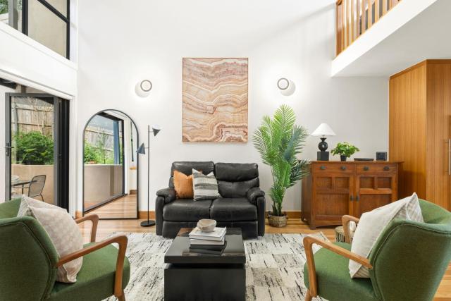 Balmain Retreat - 2BR + Study