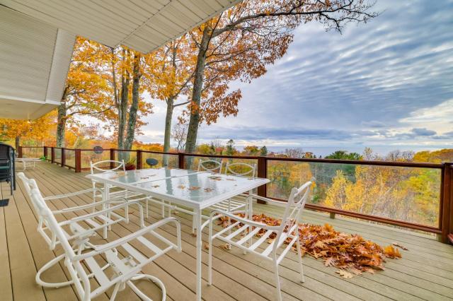 Pet-Friendly Michigan Home with Deck and Views!