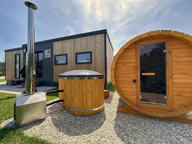 Feriendorf Seeblick - Premium Tinyhouse mit Sauna und HotTub