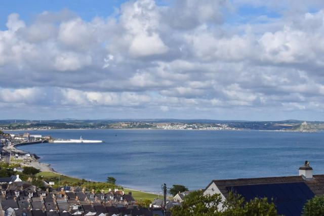 Family House - Breath Taking Views Over Mounts Bay