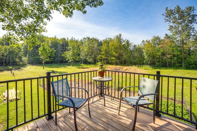 Cozy Holland Studio with Deck Near Lake Michigan!