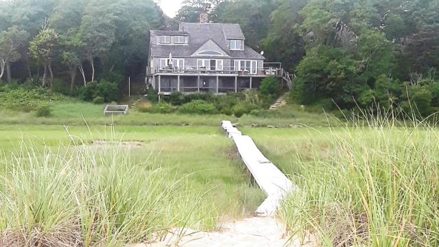 The Chequessett Beach House of Wellfleet