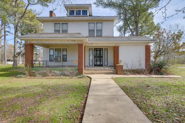 Expansive Wheatley Home about 65 Mi to Memphis!