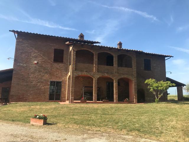 Villa finestra sul lago