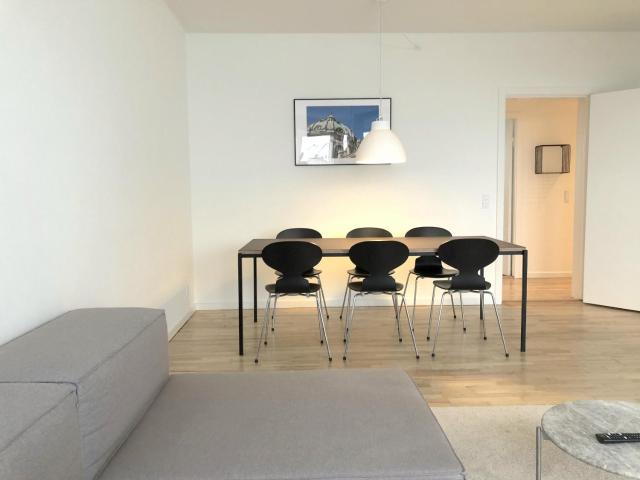 Nice 2-bed in Frederiksberg