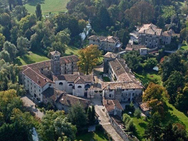 "Rambaldo" with garden in the castle