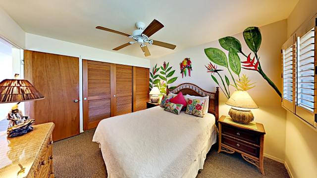 Spectacular Oceanfront View Top Floor Corner Condo at Wailua Bay View