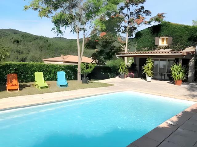 Villa spacieuse avec piscine a Rocher 180 m² 10 pers