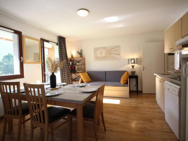 Appartement T3 à Luchon: Balcon, Parking, Proche Thermes & Centre, Bien Équipé - FR-1-313-232