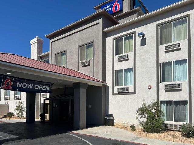 Studio 6 Suites Hesperia, CA West Main Street I 15