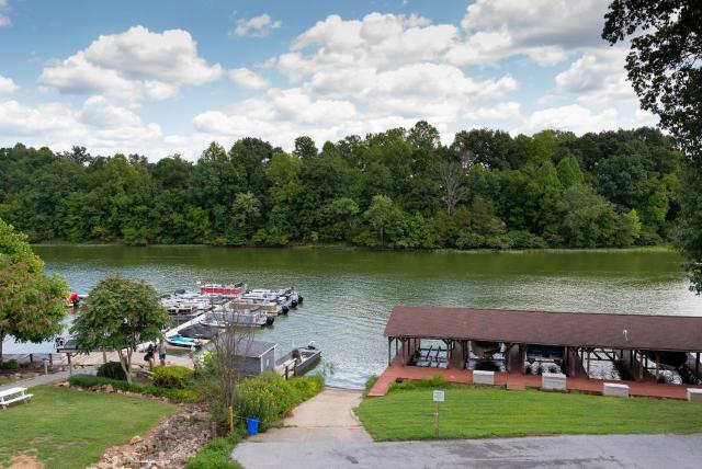 Boardwalk Hotel on Lake Anna by Kasa