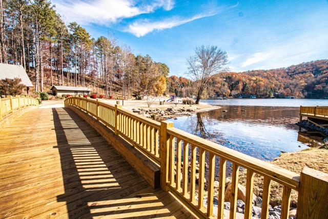 Mountain Loft Resort - Lake Lure, NC