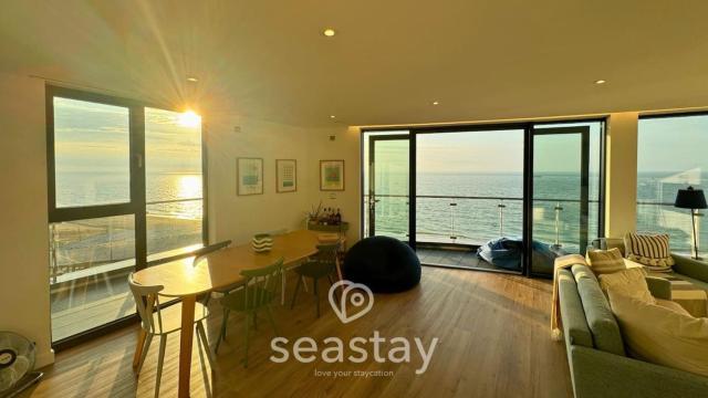 Sail Penthouse - Beach & Parking