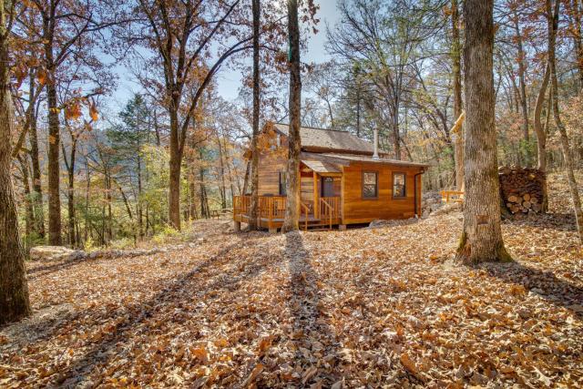 Secluded Cotter Cabin, 1 Mi to White River Fishing