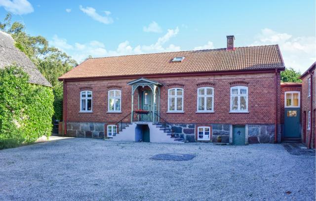 4 Bedroom Stunning Home In Löderup