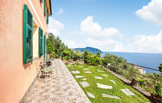 Awesome Home In Pieve Ligure With House Sea View