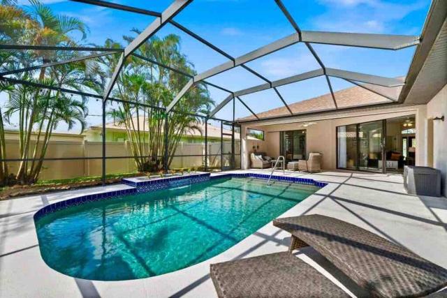 Cozy 3BR Gulf Coast house with heated pool