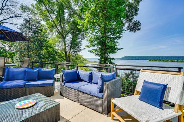 Maiden Rock Cottage with Fire Pit and Lake Pepin Views