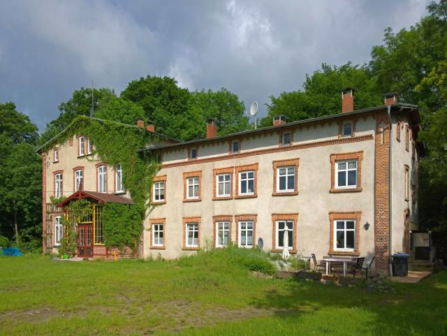 Ferienwohnung und Gästezimmer im Gutshaus Alt-Krassow