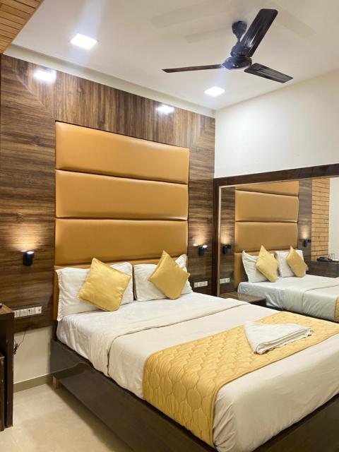 Hotel Blue Wellington - Near Mumbai Airport