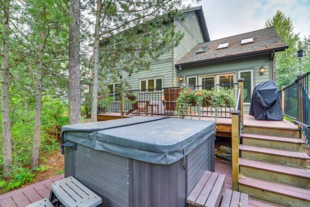 Pet-Friendly Columbia Falls Home with Gas Grill!