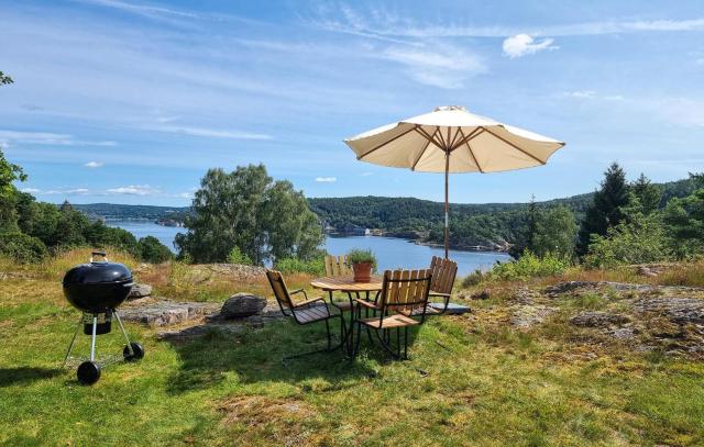 Amazing Home In Munkedal With House Sea View